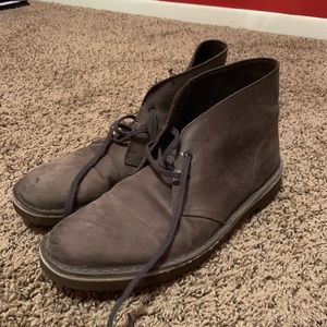 Clark’s Grey Leather Desert Boots size 9.5